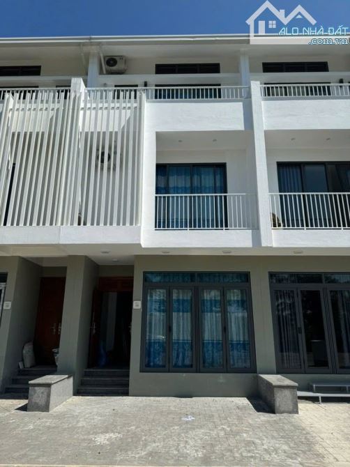 Cho thuê shophouse 3 tầng KĐT Ecogarden, TP Huế