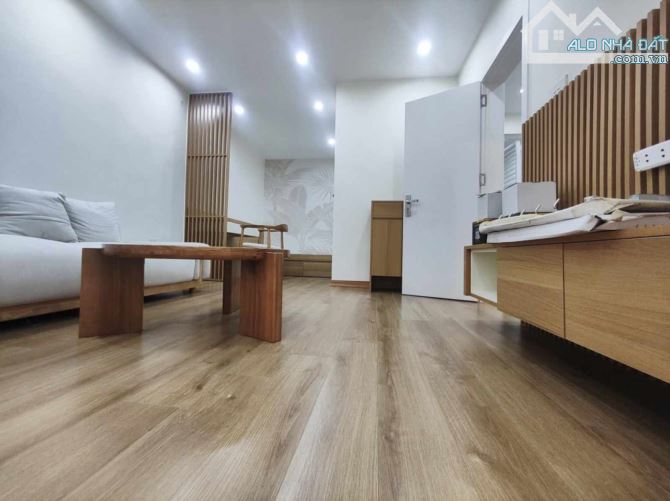 CHO THUÊ CĂN HỘ TẬP THỂ THÀNH CÔNG, BA ĐÌNH, NHÀ ĐẸP FULL NỘI THẤT, 2 MẶT THOÁNG, VIEW SÂN