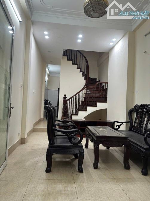 Cho thuê nhà TÂN XUÂN, Phạm Văn Đồng. 10 triệu/tháng. Phù hợp ở gia đình, văn phòng nhỏ