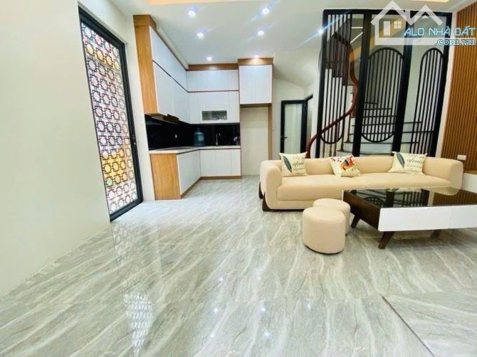 CHO THUÊ NHÀ NGUYÊN CĂN 35m 5 TÂNG GIÁ 14TR TẠI PHÙNG KHOANG – HÀ ĐÔNG
