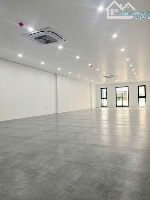 Cho thuê văn phòng Yên Xá- Tân Triều, 130 m2/tầng xây dựng sàn thông đẹp như ảnh