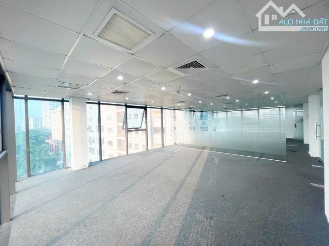 Cho thuê văn phòng Nguyễn Xiển- Nghiêm Xuân Yêm, 110 m2 sàn như ảnh