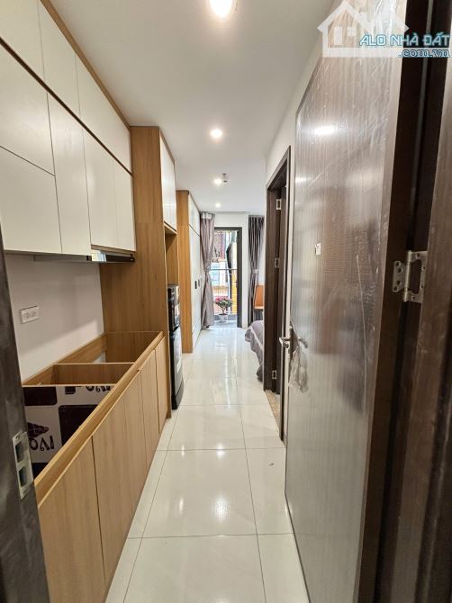Cho Thuê CCMN 23 Nguyễn Thị Định Cầu Giấy 30m2 Studio Cửa Sổ Ban Công Giặt Riêng Thang Máy