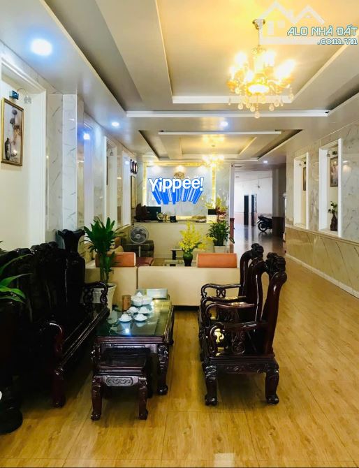 Khách sạn 35 phòng full nội thất vào là kinh doanh