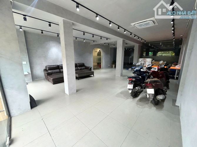 CHO THUÊ MẶT BẰNG KINH DOANH CĂN ĐÔI 7.5m x 24m NGAY KHU KINH DOANH SẦM UẤT GIÁP QUẬN 10