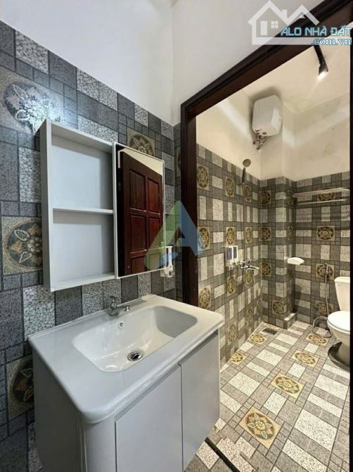 CHO THUÊ KHÁCH SẠN ĐƯỜNG AN NHƠN 3 - 100 M² - 5 PN - GIÁ 40 TRIỆU