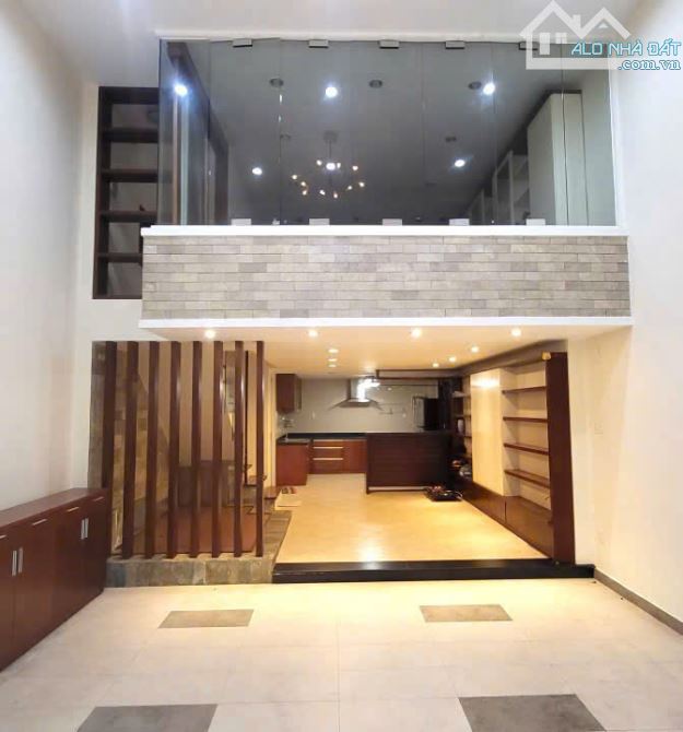 Cho thuê nhà khu biệt thự K300,P12,TB- Cổng riêng, nhà đẹp-5x16m-3tầng+st- Giá 26tr/th
