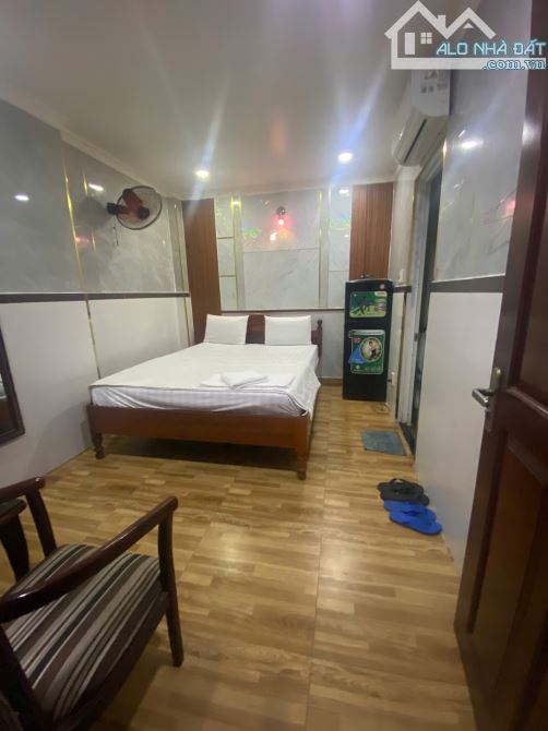Sang khách sạn 15 phòng Lê Hồng Phong Quận 10