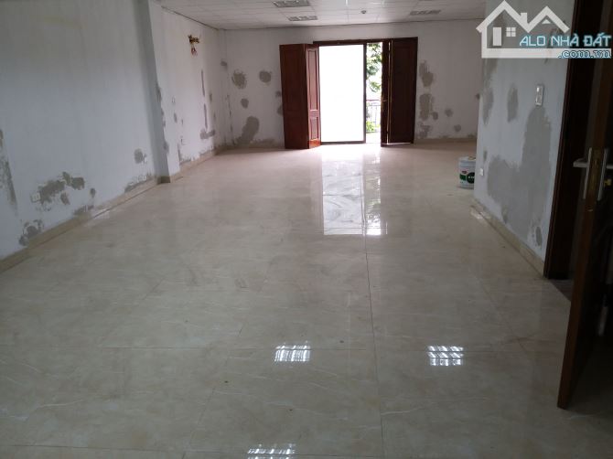 Cho thuê nhà Xuân Phương, 160m2, 5 tầng, thang máy, làm kho, văn phòng