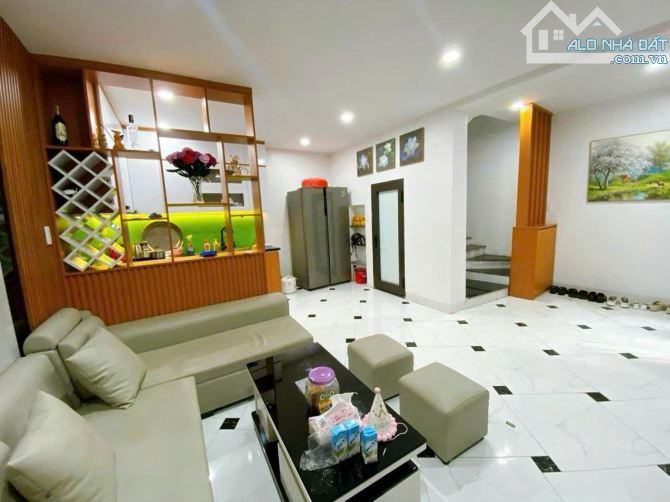 🏠 CHO THUÊ NHÀ RIÊNG TRẦN HỮU TƯỚC, ĐỐNG ĐA,GẦN HỒ – 42M2 x 4 TẦNG – 3 NGỦ – 10TR/THÁNG