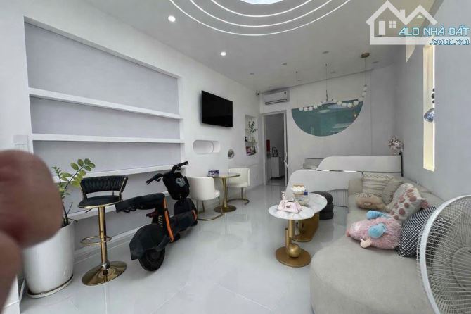 Nhà hẻm ô tô Sư Vạn Hạnh, Phường Hòa Hưng, TP Hồ Chí Minh