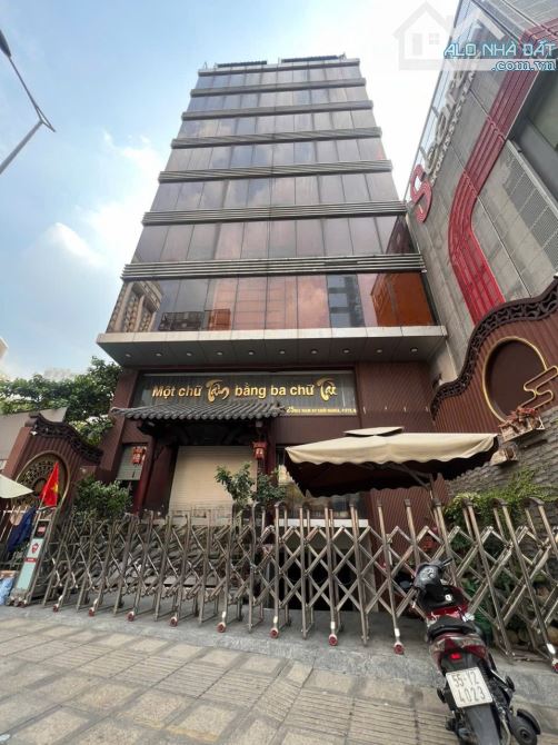 Cho thuê nguyên tòa nhà VP 225bis Nam Kỳ Khởi Nghĩa, Q3 (11x18m) 10L - 600 triệu