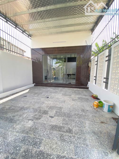 Cho thuê nhà lầu mới xây, gần chung cư Pegasus, võ thị sáu, sân oto, 3pn giá 9tr