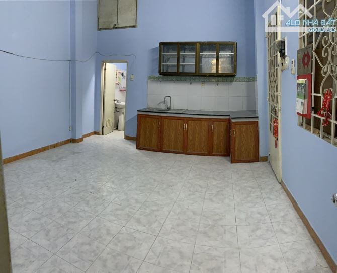 Cho thuê phòng gần chợ Hoàng Hoa Thám quận Tân Bình DTSD 30m2