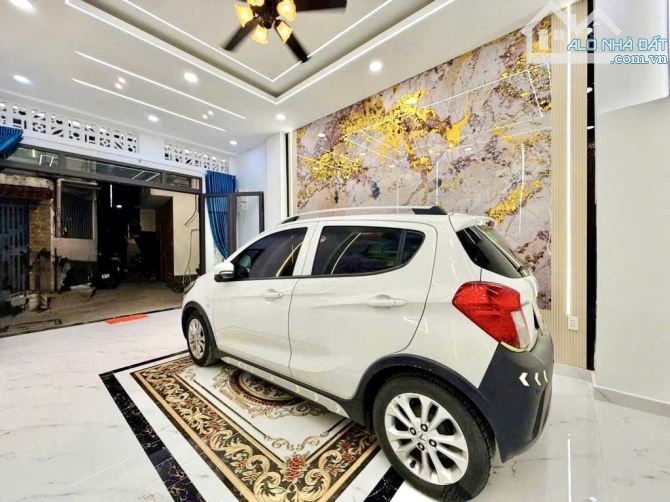 Nhà Nở Hậu Full NT 4 Phòng Ngủ - Có Gara - Phòng Xông Hơi - 20tr Gò Vấp