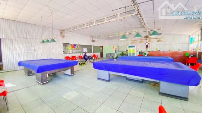Cho thuê mặt bằng 260 m2 góc 2 mặt tiền KDC Hưng Phú 1