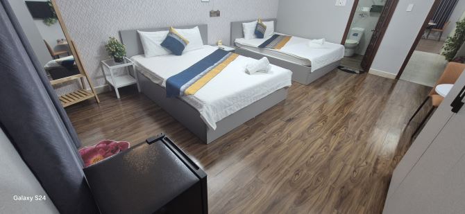 Cho thuê khách sạn gần Vincom Biên Hòa + hiện trạng: 1 trệt 3 lầu, có 9 phòng, đang kinh