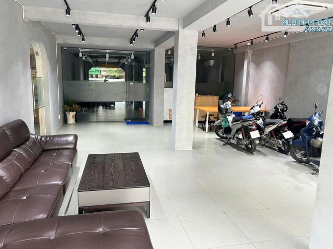 CHO THUÊ MẶT BẰNG KINH DOANH - CĂN ĐÔI 7.5m x 24m NGAY KHU ẨM THỰC GIÁP QUẬN 10