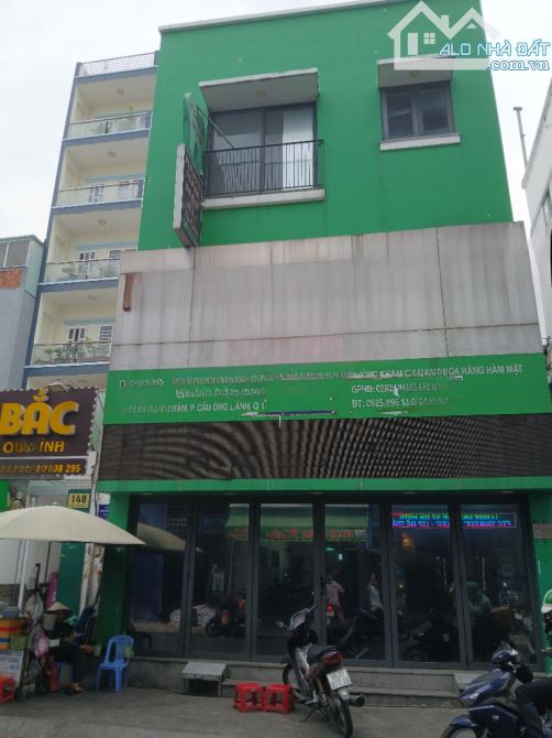Cho thuê nhà MT Đề Thám - Bùi Viện ngang 7x10m 5 lầu giá 70 triệu