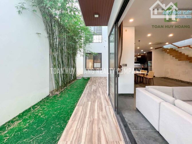 Biệt thự 5 phòng ngủ đường Bùi Tá Hán - B181