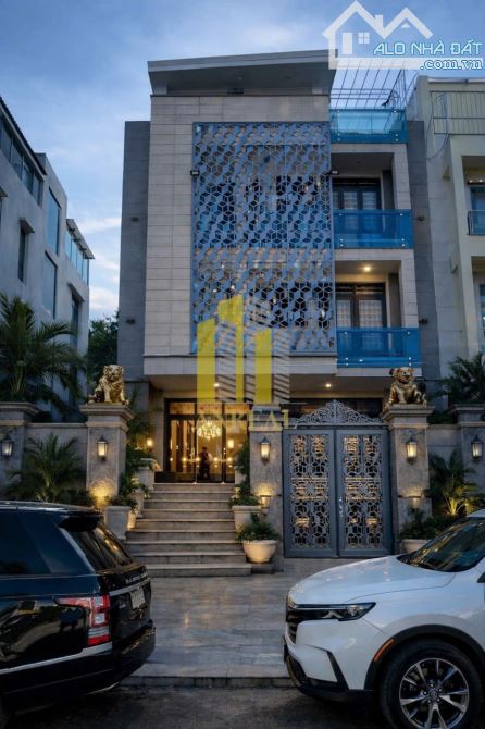 Cho Thuê Biệt Thự Tiện Nghi Cao Cấp - 8 Phòng - Hồ Bơi Riêng - Giá 6500$