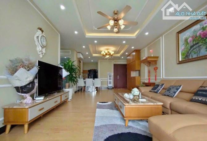 Cho thuê chung cư Dic phoenix 3PN full nội thất view hồ