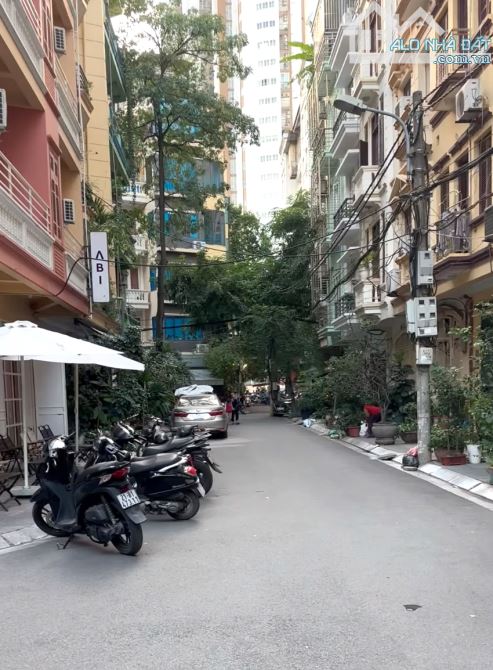 Cho thuê nhà MẠC THÁI TỔ, Trung Kính. 45 triệu/ tháng. Phù hợp làm VP, Spa, Yoga, Lớp học