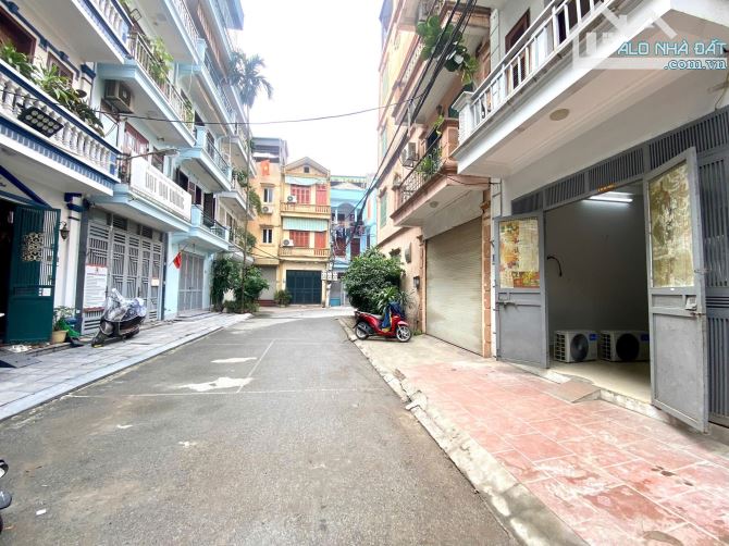 Cần cho thuê nhà ngõ 348 đường Kim Giang, Kim Văn, Đại Kim , Hoàng Mai dt 60m2 x 4 ô tô