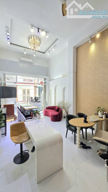 Cho thuê mặt bằng đẹp Hoa Lan - Khu VIP Phan Xích Long, Phú Nhuận