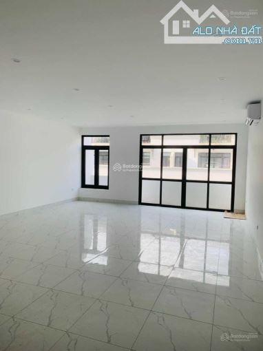 Cho Thuê Liền Kề VOV Mễ Trì 96m2, 4 tầng, oto đỗ cửa.