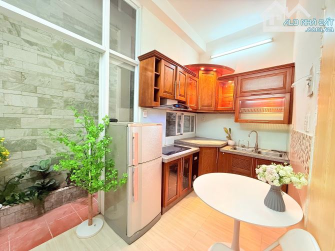 Cho thuê căn hộ 1PN Quận 4 - full nội thất, bếp lớn