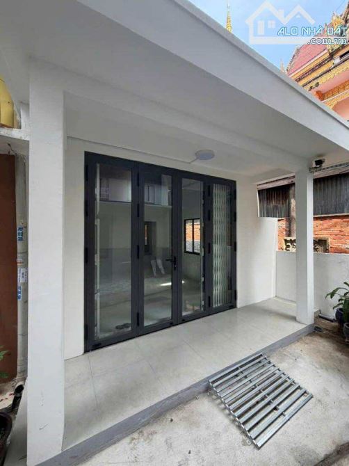 Cho thuê nhà 1 lầu hẻm 10 Đề Thám 8 triệu có đồ đạc