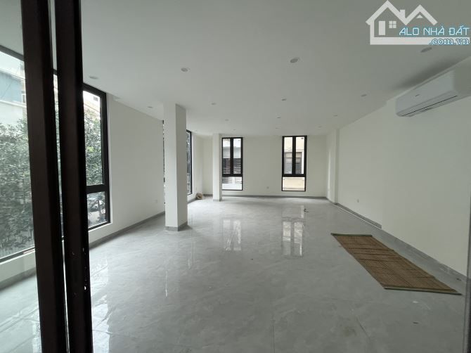 Cho thuê văn phòng Vũ Trọng Khánh- Mỗ Lao, 70 m2/tầng, sàn vp mới đẹp