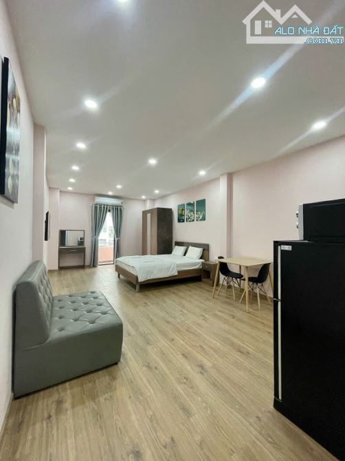 Cho thuê studio Quận 1 - full nội thất, ban công