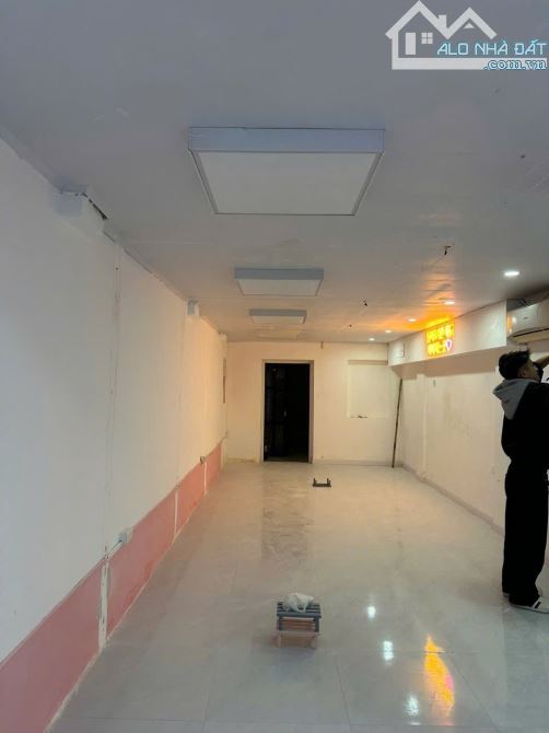 Cho thuê nhà Tập thể tầng 1 Tạ Quang Bửu 100m2* 1 tầng- Giá 25 triệu KD đỉnh