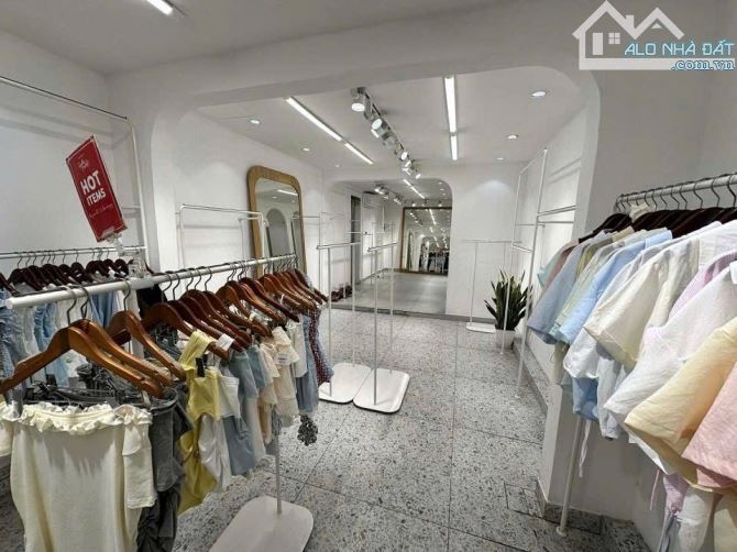 Cho thuê nhà mặt phố Phạm Ngọc Thạch, DT 80m2, MT 5m, Giá 80tr