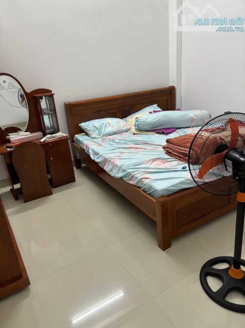 CHO THUÊ NHÀ MT ĐẬU QUANG LĨNH – NAM TRI PHƯƠNG – VỪA Ở VỪA KINH DOANH