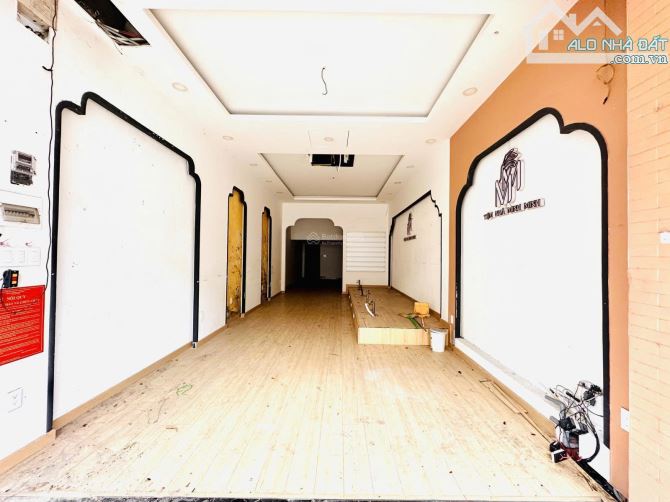 Cho thuê trệt chung cư Đường Trần Hưng Đạo Phường 6 Quận 5(Đoạn 2 Chiều)