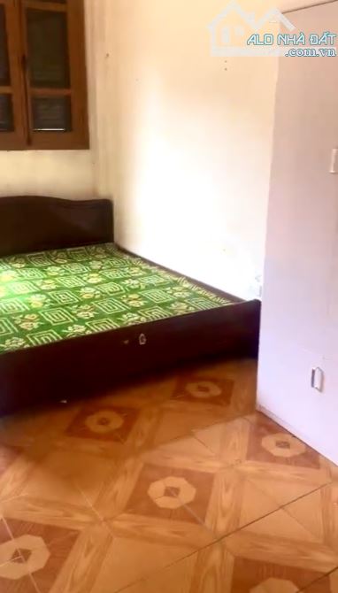 PHÒNG TRỌ ĐỐI DIỆN CHỢ PHÙNG KHOANG - 2.5tr - wc chung.