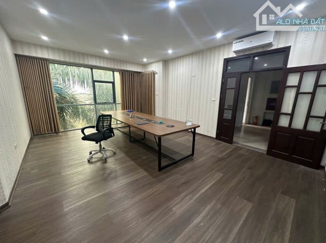 Cho thuê sàn văn phòng 110 m2 tại Vạn Phúc, đã ngăn 3 phòng như ảnh, giá tốt