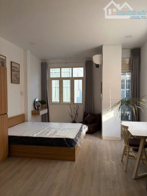 Cho thuê căn hộ Studio Cửa sổ Q1 gần Pullman, Chợ Bến Thành, Bùi Viện, cầu Ông Lãnh… 📍Ng