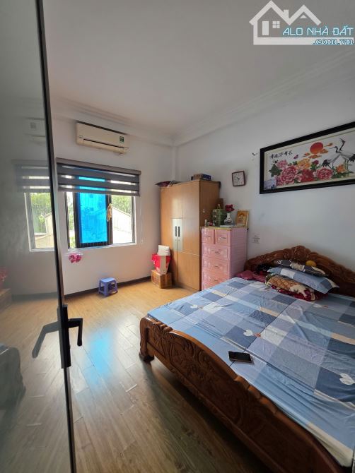 Cho thuê nhà riêng ngõ 299 Đại Mỗ, 45 m2 x 3 tầng + 1 tum, có sẵn nội thất cơ bản