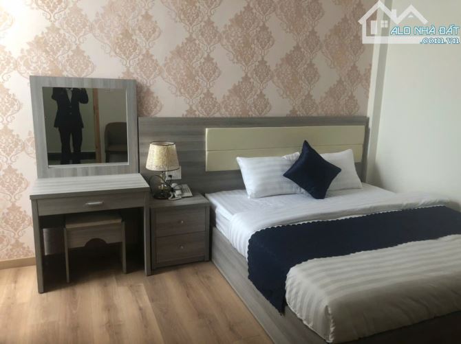 Cho thuê khách sạn 14 phòng đường Mạc Đỉnh Chi phường 4 Đà Lạt giá 45 triệu