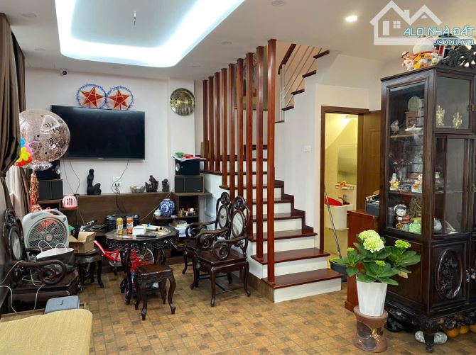 CHO THUÊ! Nhà Đăng Thai Mai 40m2 x 5T, MT 8m, Đường 9M, Ô tô Tránh, Dừng Đỗ Vô Tư