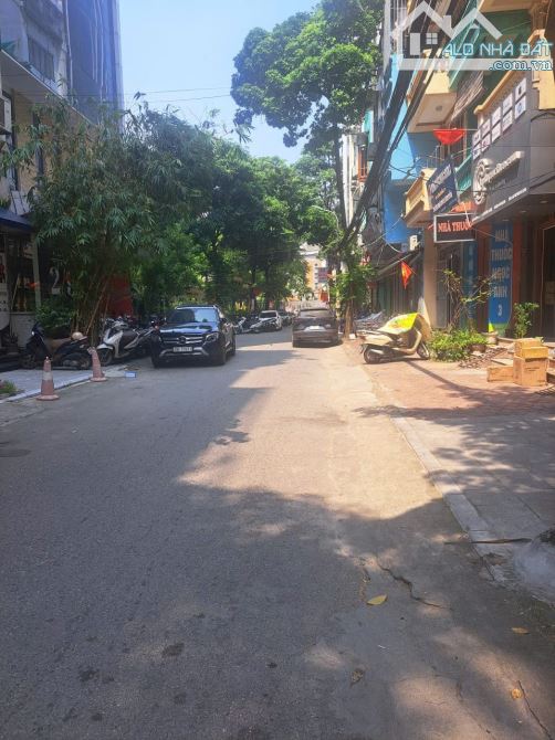 Nhà ngõ 158 phố Nguyễn Khánh Toàn - DT 100m x 6 tầng 2 mặt tiền, có thang máy, đường rộng