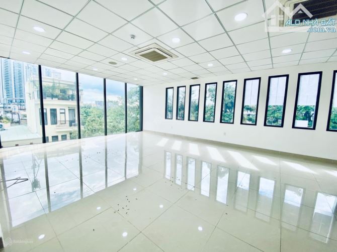 [ĐẲNG CẤP MẶT PHỐ] Sàn văn phòng 190m2 mặt tiền full kính mặt phố Trần Đăng Ninh giá 46tr