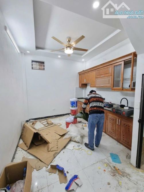 Cho thuê nhà Phùng Khoang- Từ Liêm, 35m2, 4tầng, 12Triệu nhà mới