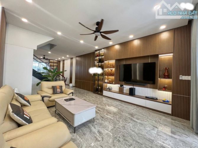 Cho thuê nhà ngõ 118 Đào Tấn, q. Ba Đình - DT 90m2 - 4 Tầng - Full đồ - Chỉ 16 triệu/tháng