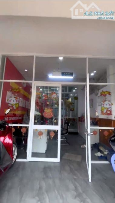 Nhà 2 Lầu Mặt Tiền Đường Hiệp Thành 22, 18tr/th