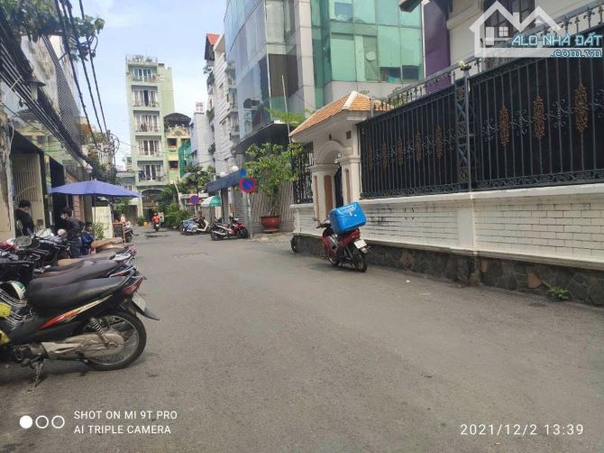 Góc 2 mặt tiền nam kỳ khởi nghĩa, dt 14x15, khu ngân hàng quận 3 Giá giảm còn 140tr/ t
